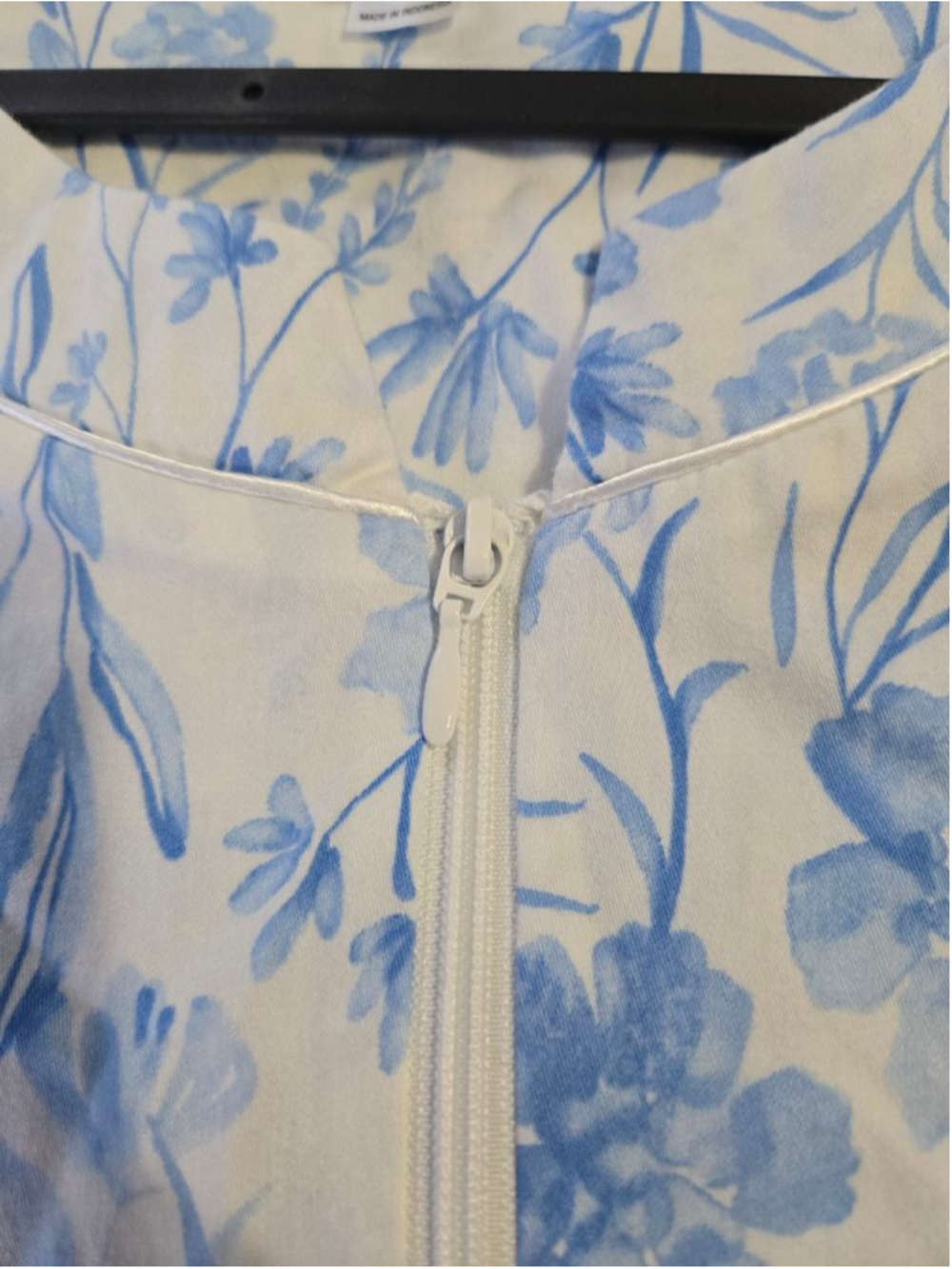 Women's Miss Elaine White & Blue Floral Zip-Front Robe M 3/4 Sleeve Sleepwear - Picture 5 of 10